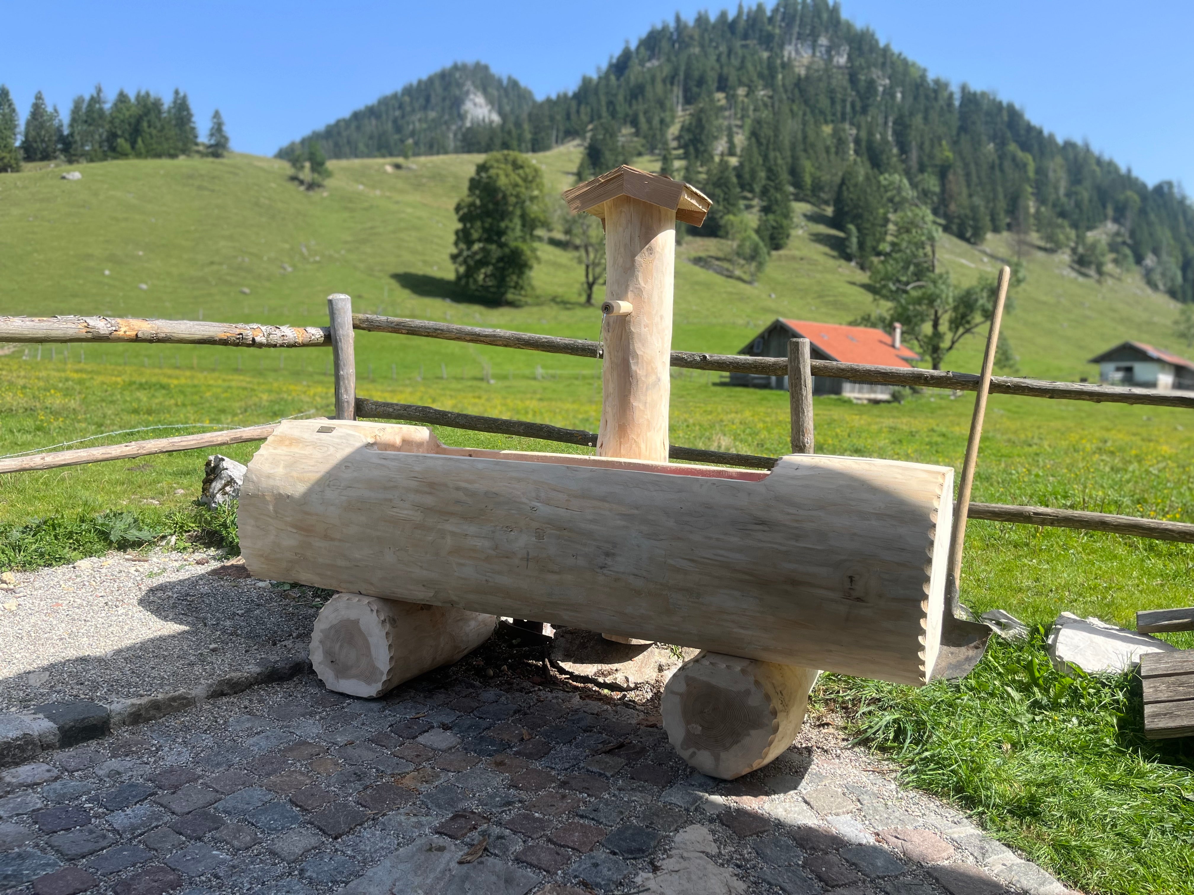 Holzbrunnen aus Tannenholz
