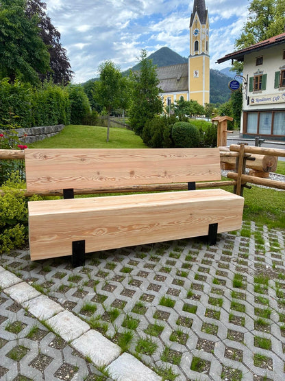 Baumstammbank ,,Barmsee" mit Lehne eckige Bank aus Lärchenholz mit Metallfüßen