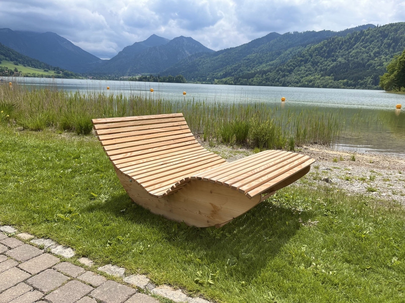 Schaukelliege ,,Obersee'' Schwungliege aus Lärchenholz