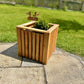 Pflanzkasten aus Lärchenholz zum Bepflanzen