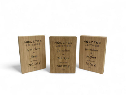 Personalisierter Geschenkgutschein aus Eichenholz