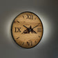 Wanduhr aus Altholz mit Bergsilhouette und Metallring