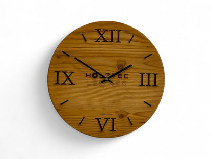 Wanduhr aus Altholz ringlos mit eigenem Logo
