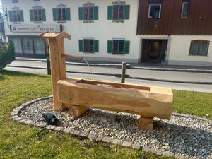 Holzbrunnen ,,Dachstein" eckiger Holzbrunnen Lärche